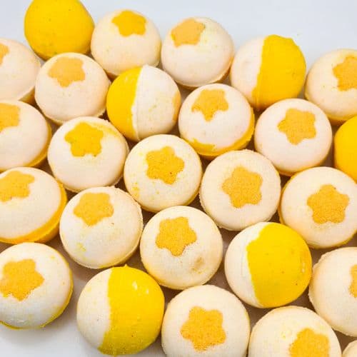 Daisies For Her Round Bath Fizzer